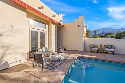 54450 Avenida Alvarado, La Quinta CA  92253-3690 exterior