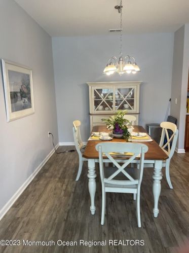 129 Sophee Ln, Lakewood, NJ 08701-6286