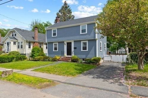 15 Collamore St, Milton, MA 02186-5115