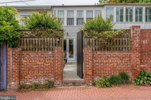 3023 Dumbarton St, Washington, DC 20007-3306