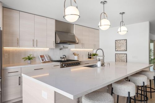 1855 Frankfort St, San Diego CA  92110-3514 exterior