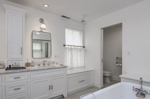 30 Glenwood St, Natick MA 01760-5649 exterior