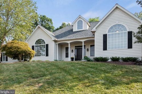 2570 Crestline Dr, Lansdale, PA 19446-6090
