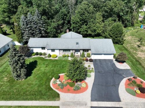 31 Brookview Cir, Manchester, CT 06040-6853