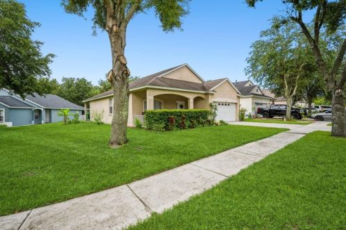 2525 Deer Forest Dr, Lutz, FL 33559-2010
