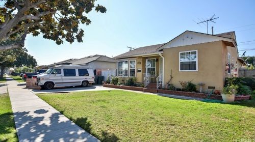 4561 Adenmoor Ave, Lakewood CA  90713-2515 exterior