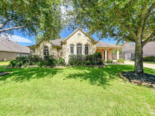 11309 Enclave Lake Ln, Pearland, TX 77584-8199