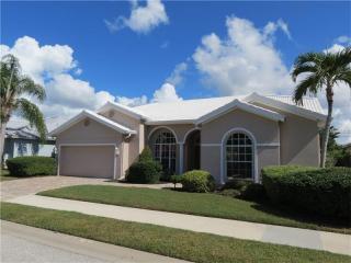 8909 Huntington Pointe Dr, Sarasota, FL 34238-3207