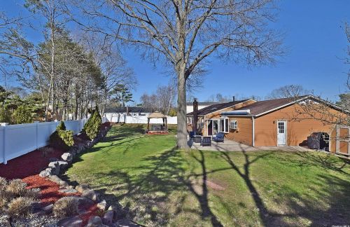 4 Merrimac Ct, Huntington Station NY  11746-6011 exterior