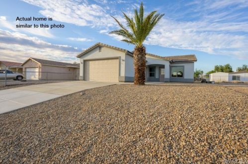 1523 Burr St, Bullhead City, AZ 86442-8211