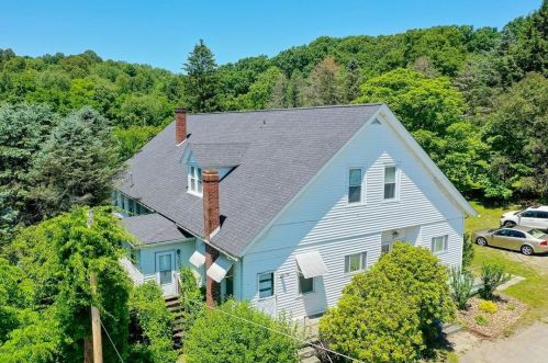 217 County Rd, Slickville, PA 15684-1000
