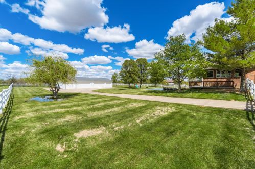 1320 Old Springfield Rd, London OH  43140-9202 exterior