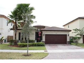 16572 43rd Ln, Miami, FL 33185-3899