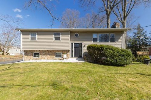 235 Conger Ave, Congers, NY 10920-2721