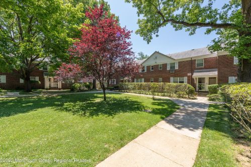 155 Manor Dr, Tinton Falls NJ  07701-2458 exterior