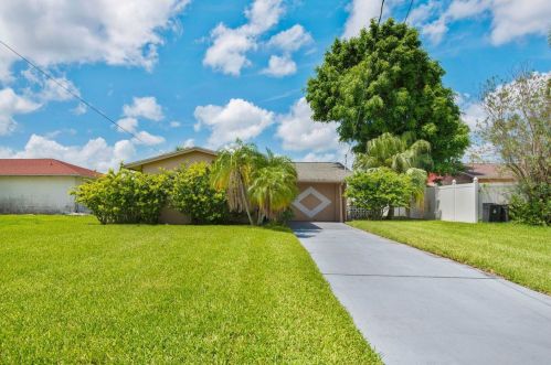 4150 Headsail Dr, New Port Richey, FL 34652-4464