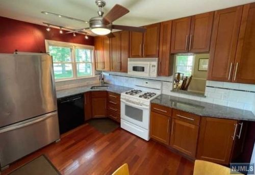 1130 Magnolia Rd, Teaneck NJ  07666-2744 exterior