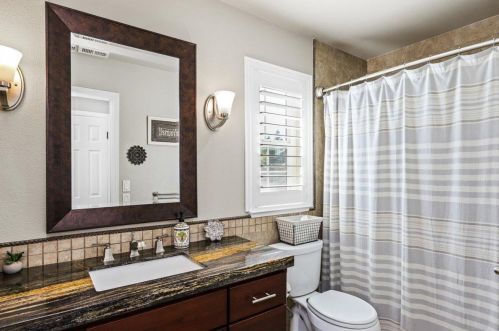1900 Foxtail Ct, Turlock CA  95382-2890 exterior