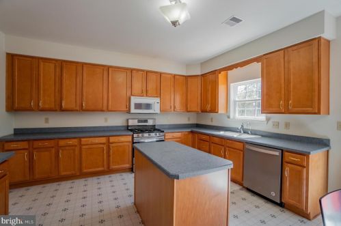 2054 Canyon Creek Rd, Gilbertsville PA  19525-7000 exterior