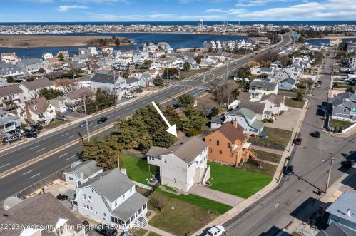 316 Sunset Dr, Pelican Island, NJ 08751-2225