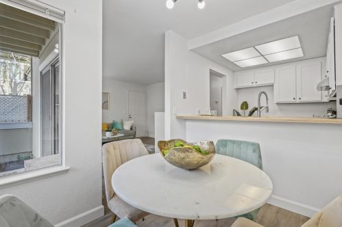 1091 Tekman Dr, San Jose CA  95122-4211 exterior