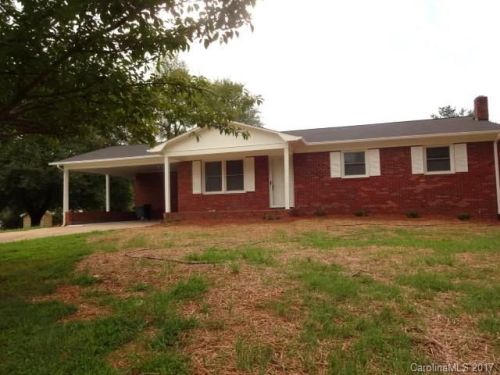 186 Sigmon Rd, Statesville, NC 28677-8587