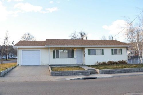 1307 Oregon St, Yreka, CA 96097-3416