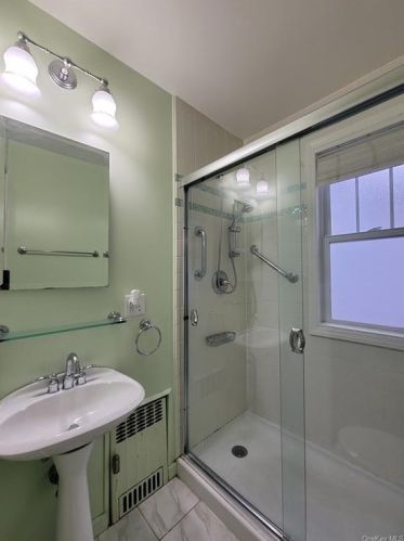 156 Prospect Ave, Middletown NY  10940-3941 exterior