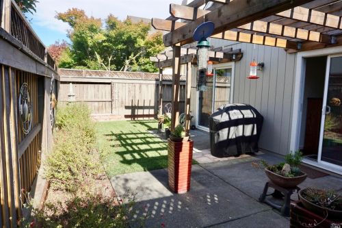 840 Glen Miller Dr, Windsor CA  95492-7532 exterior