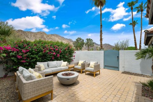 54404 Avenida Madero, La Quinta CA  92253-3620 exterior