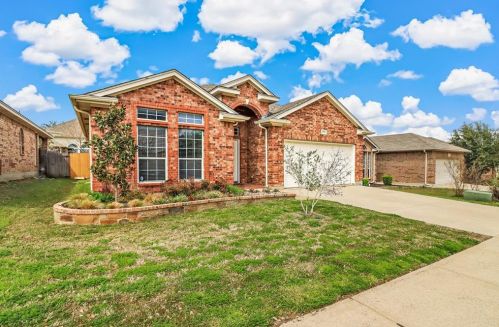 5817 Sea Bass Dr, Fort Worth, TX 76179-7565