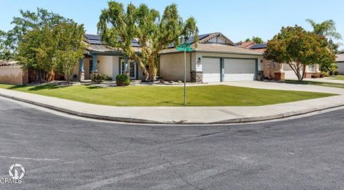 8820 Chisholm Dr, Bakersfield, CA 93312-4464