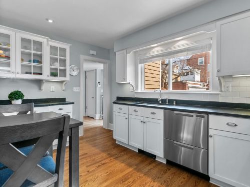 2928 Smt Ave, Milwaukee WI 53211-3440 exterior