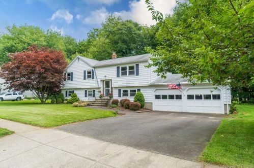 15 Claremont Cir, Milford, CT 06460-6801