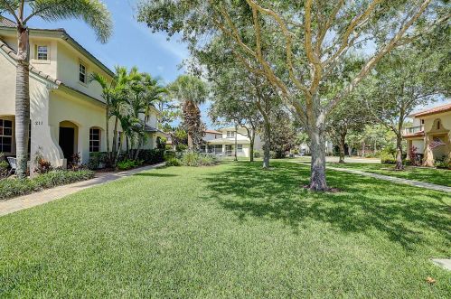 211 Evergrene Pkwy, West Palm Beach, FL 33410-1508