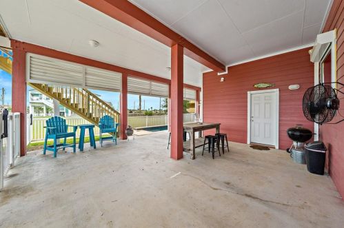 3726 Marina Blvd, Galveston, TX 77554-7816