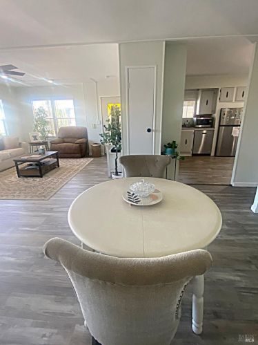 172 Pear Ln, Santa Rosa CA  95407-7664 exterior