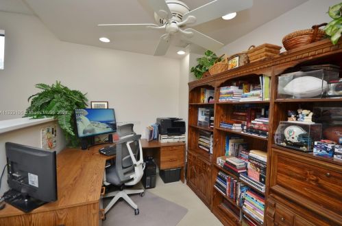 14528 Balgowan Rd, Hialeah FL  33016-6436 exterior
