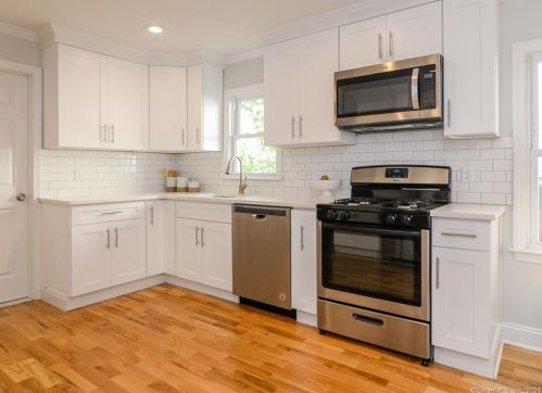 94 Cleveland Ave, Bridgeport CT  06606-5209 exterior