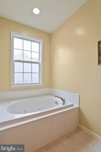 1142 Dallas Dr, Upton PA  17225-8535 exterior