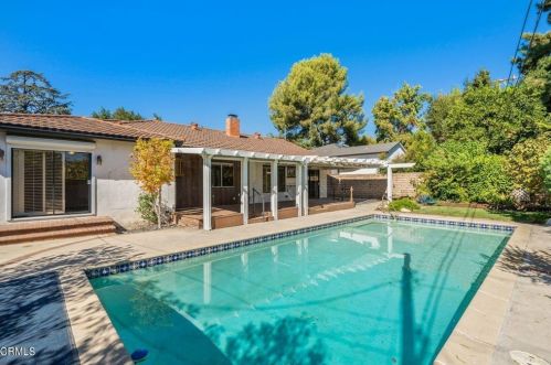 4810 Daleridge Rd, La Canada CA  91011-3725 exterior