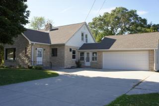 608 Main St, Belgium, WI 53004-9507