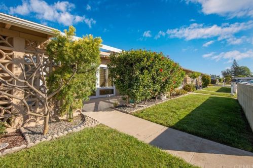 13721 Alderwood Ln, Seal Beach, CA 90740-3989