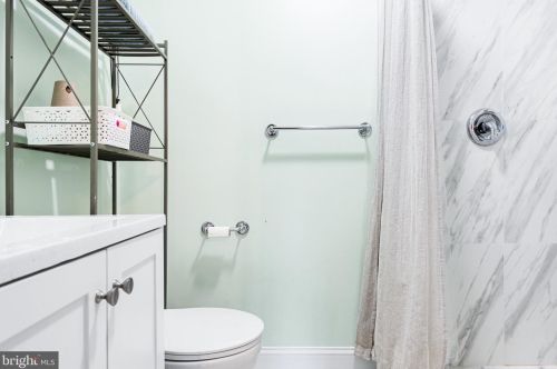 3010 Rosemary Ln, Falls Church VA  22042-1840 exterior