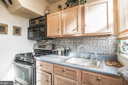 126 Spruce St, Camden NJ  08106-1618 exterior