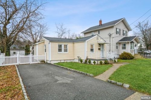 630 Harvard St, N Milford NJ  07646-2907 exterior