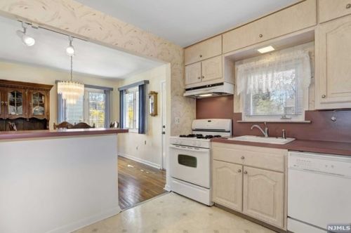 97 Woodland Ave, Verona NJ  07044-2207 exterior