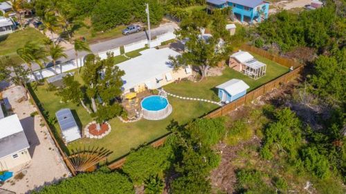 30160 Linda St, Summerland Key, FL 33043-3110
