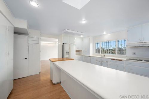 6675 Edmonton Ave, San Diego CA 92122-2518 exterior