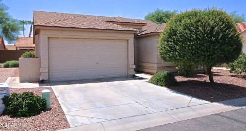 1717 Lindrick Dr, Chandler AZ 85249-5033 exterior